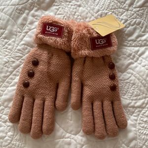 UGG Gloves NWT